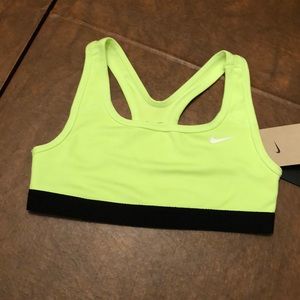 NWT Nike sports bra